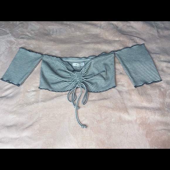 Crop top - Picture 3 of 6